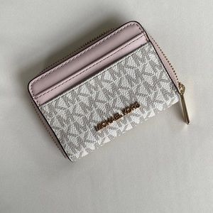 Michael Kors Zip Wallet